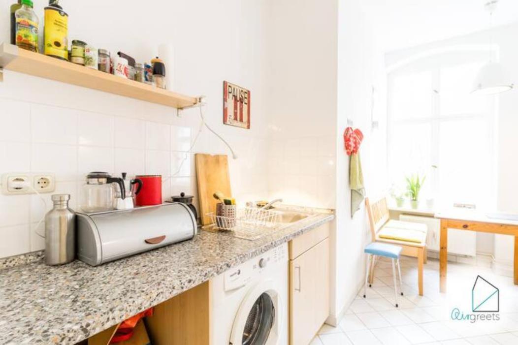 Appartement Sunny Studio At Wismarplatz à Berlin Extérieur photo
